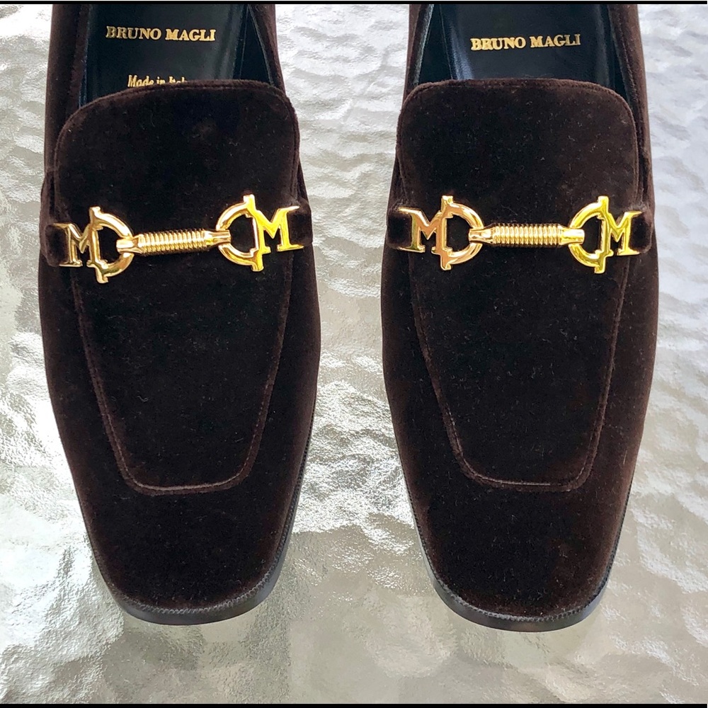 NIB Bruno Magli Brown Velvet Heeled Loafers - Picture 3 of 8